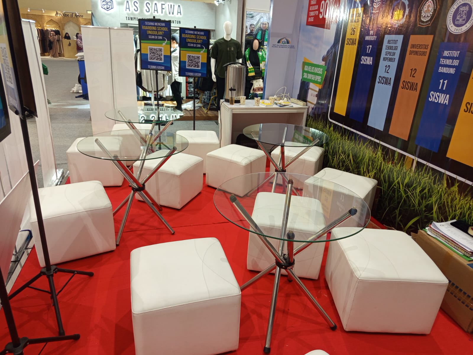 Sewa Puff Chair Terbaik 2025 – Lengkap, Modern, dan Nyaman untuk Semua Event