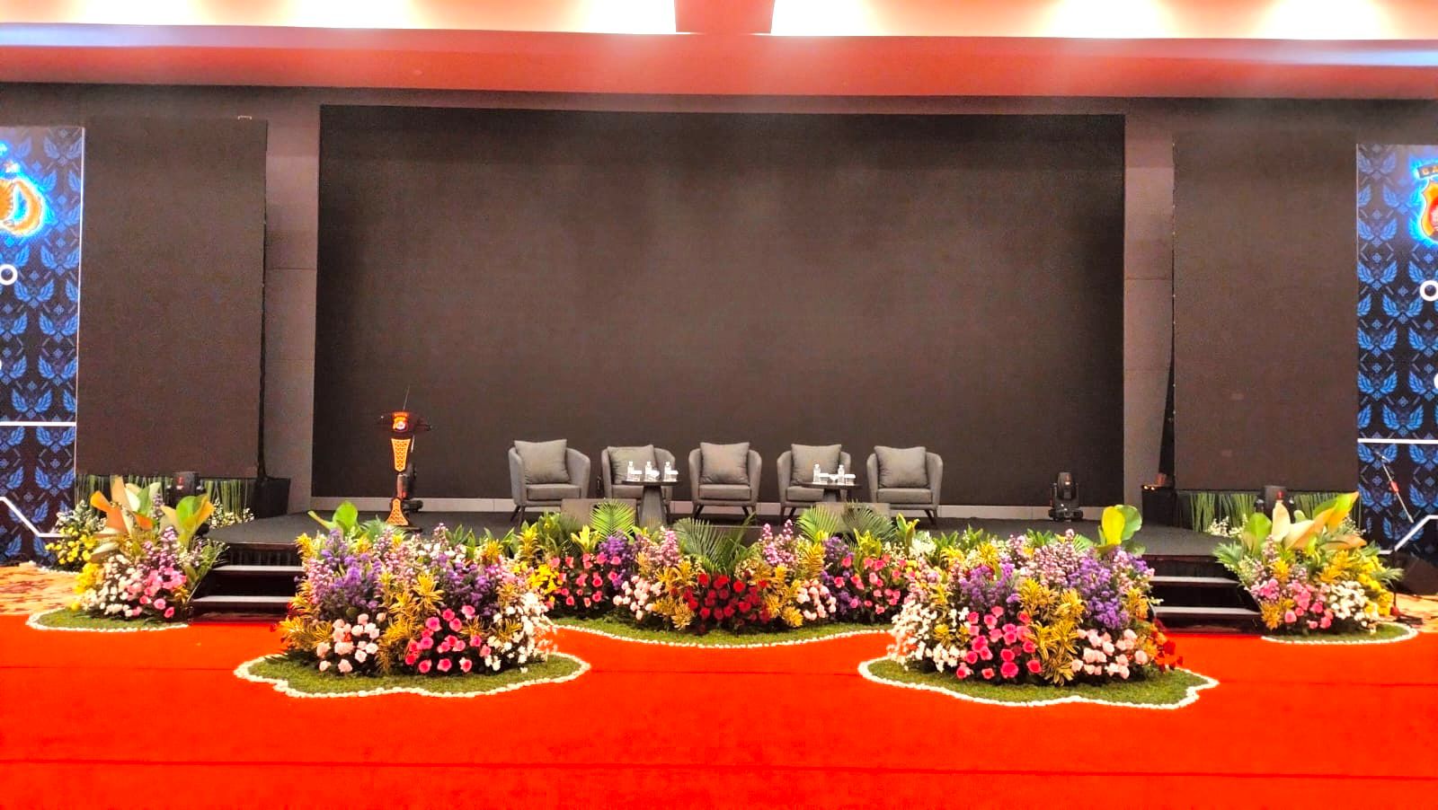 10+ Sewa Kursi Hajatan Terdekat 2025 – Lengkap, Rapi, dan Siap Kirim ke Lokasi