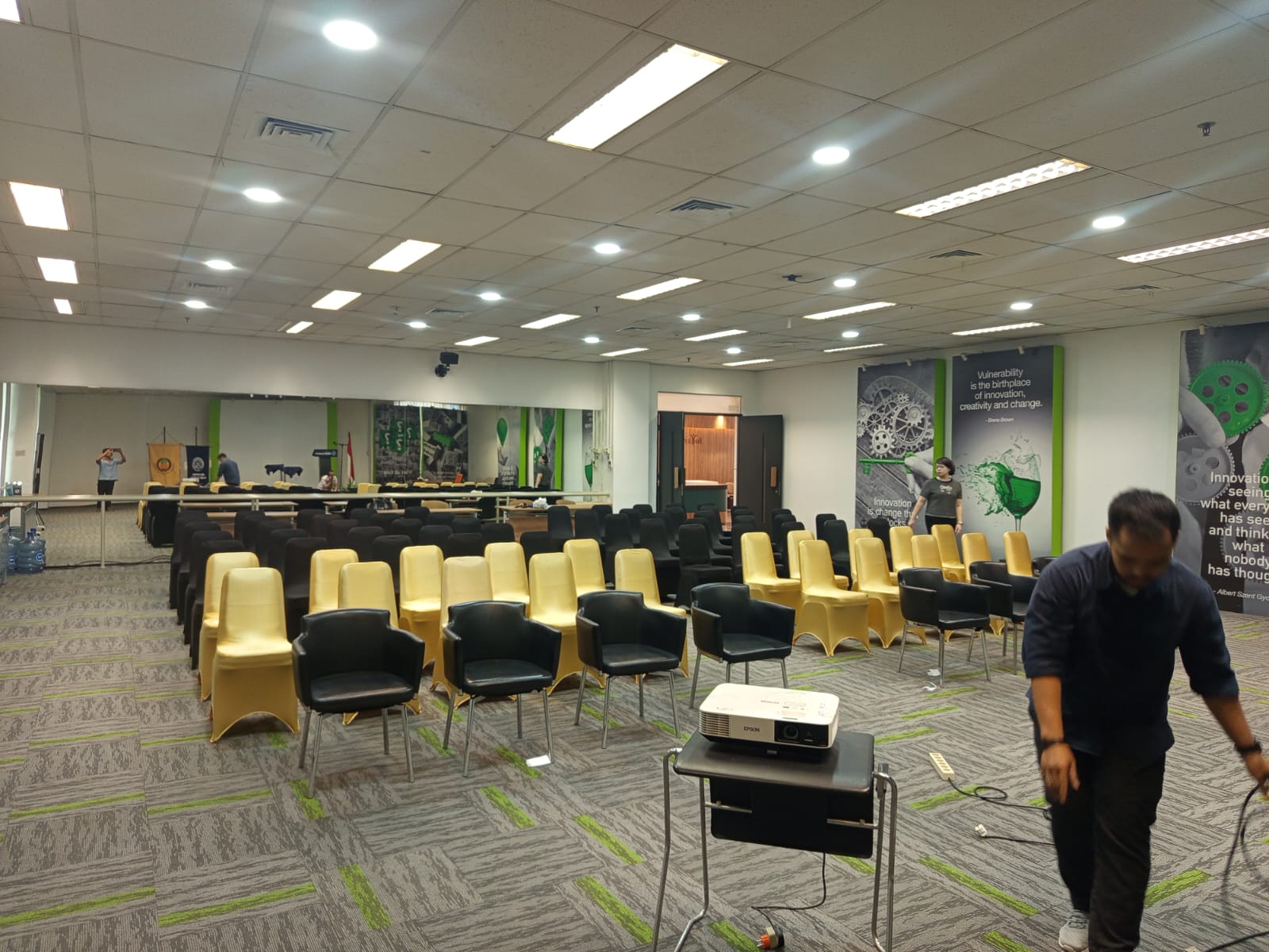 Sewa Kursi Tangerang Terbaik 2025 – Lengkap, Murah, dan Siap untuk Semua Jenis Acara