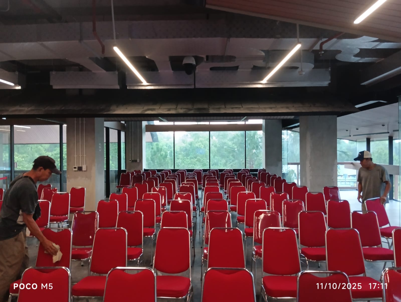 Sewa Kursi Jakarta Timur Terbaik 2025 – Lengkap, Murah & Siap Antar ke Lokasi Acara Anda